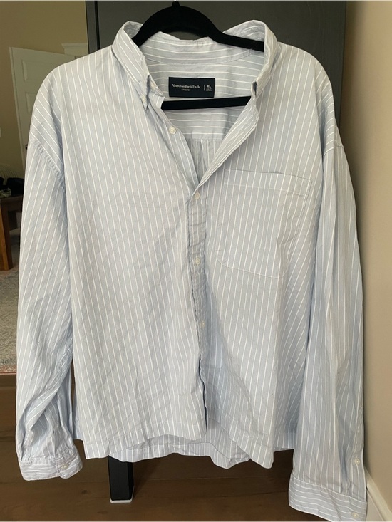 Abercrombie & Fitch Tops - Abercrombie & Fitch Oversized Cropped Oxford blue/white button down, XL